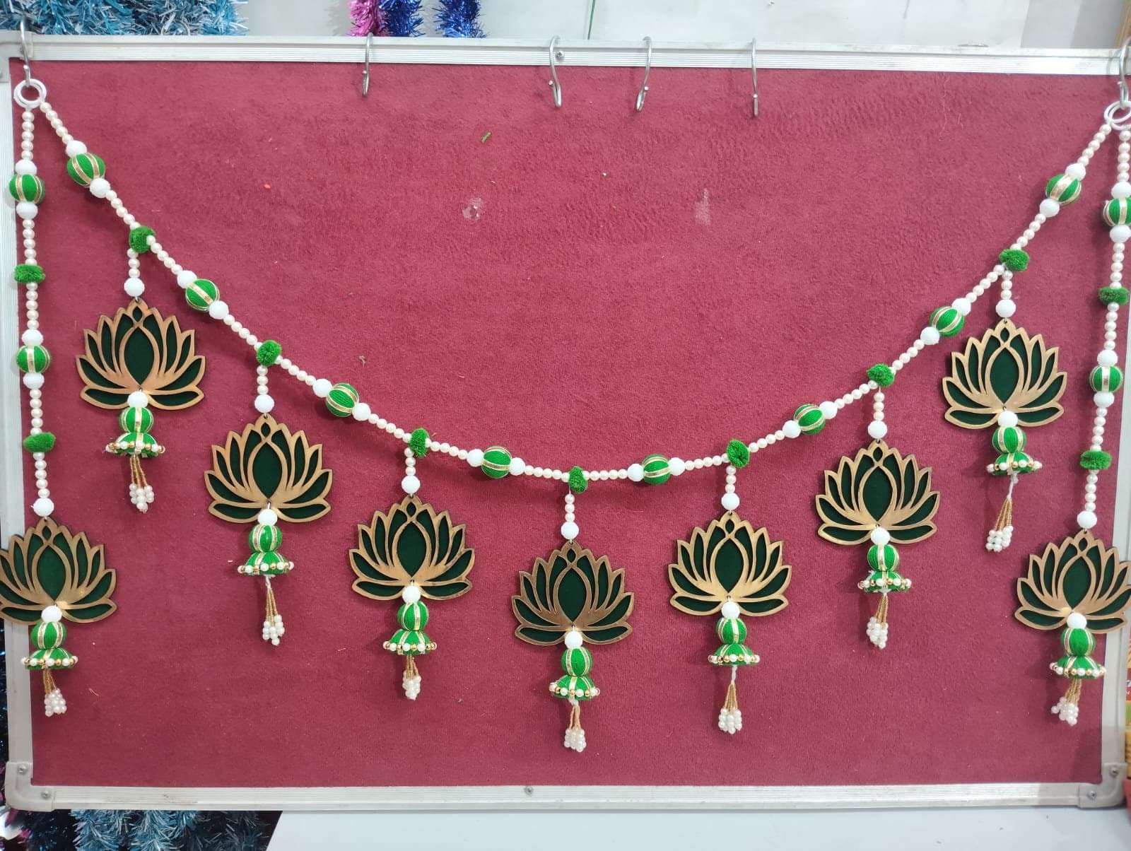 Green Lotus Bandarwal with Hanging